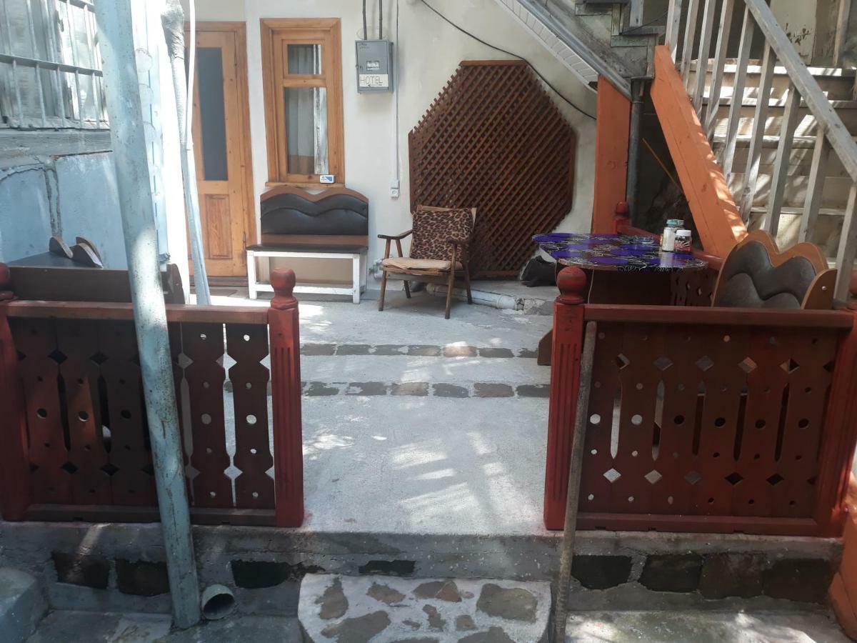 Jeki'S Apartment In Old Tbilisi Exterior foto
